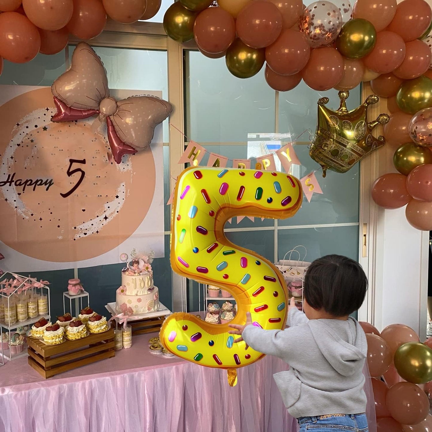Balon din Folie Metalizata, Figurina Cifra, Imprimeu Gogosi, Tema Aniversare 100 cm, Ambalaj Individual, Pai inclus, Umflare cu Aer sau Heliu, Multicolor, Cifra 5