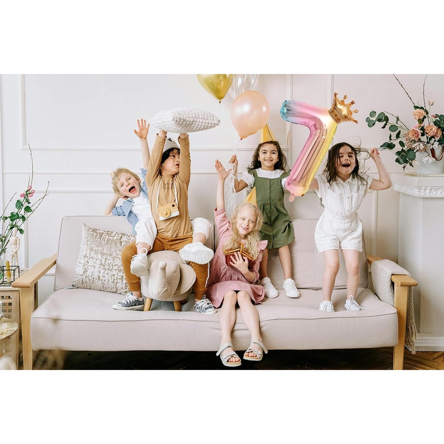 Balon din Folie Metalizata, Figurina Cifra Gradient, Tema Aniversare 80 cm, Ambalaj Individual, Pai inclus, Umflare cu Aer sau Heliu, Coronita, Cifra 7