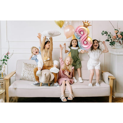 Balon din Folie Metalizata, Figurina Cifra Gradient, Tema Aniversare 80 cm, Ambalaj Individual, Pai inclus, Umflare cu Aer sau Heliu, Coronita, Cifra 8