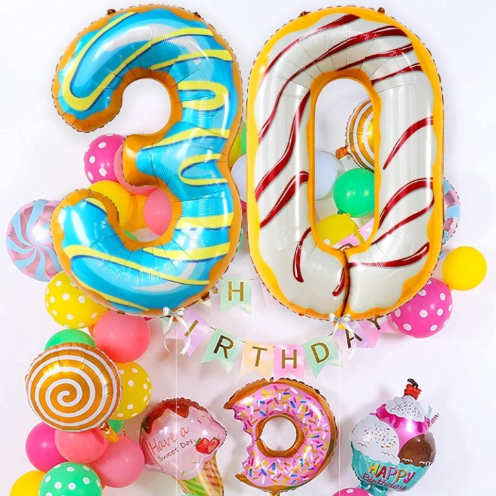 Balon din Folie Metalizata, Figurina Cifra, Imprimeu Gogosi, Tema Aniversare 100 cm, Ambalaj Individual, Pai inclus, Umflare cu Aer sau Heliu, Multicolor, Cifra 3