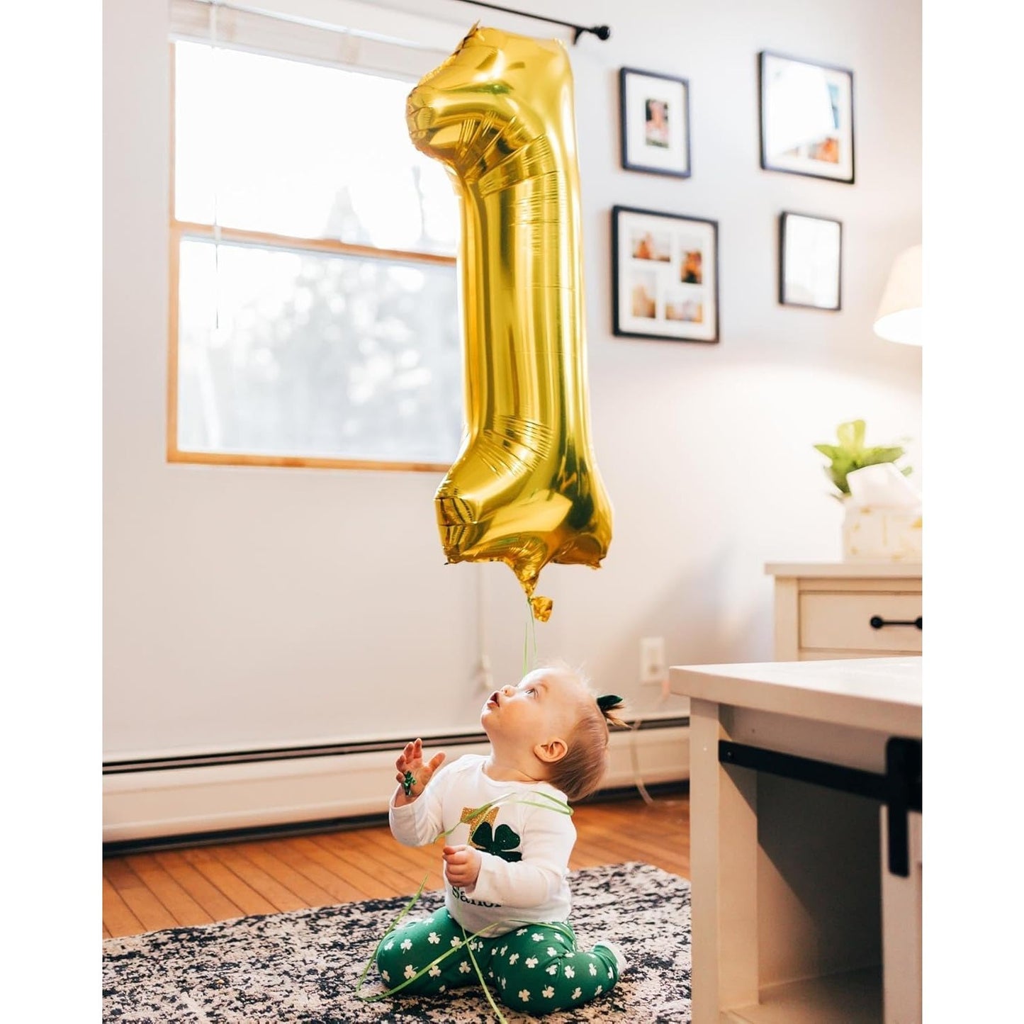 Balon din Folie Metalizata, Figurina Cifra, Tema Aniversare 100 cm, Ambalaj Individual, Pai inclus, Umflare cu Aer sau Heliu, Auriu, Cifra 1