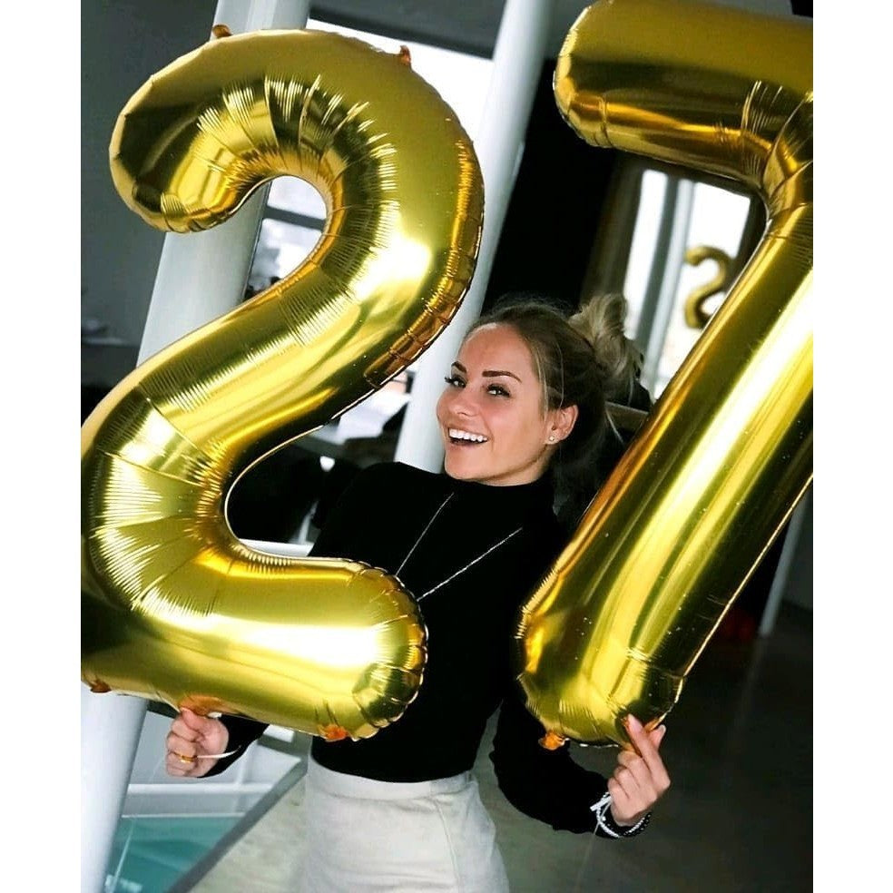 Balon din Folie Metalizata, Figurina Cifra, Tema Aniversare 100 cm, Ambalaj Individual, Pai inclus, Umflare cu Aer sau Heliu, Auriu, Cifra 7