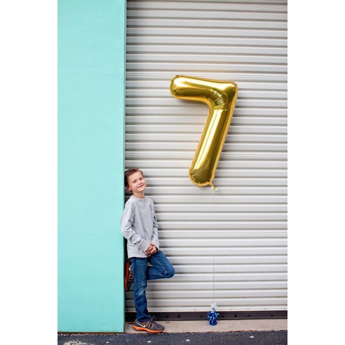 Balon din Folie Metalizata, Figurina Cifra, Tema Aniversare 100 cm, Ambalaj Individual, Pai inclus, Umflare cu Aer sau Heliu, Auriu, Cifra 7