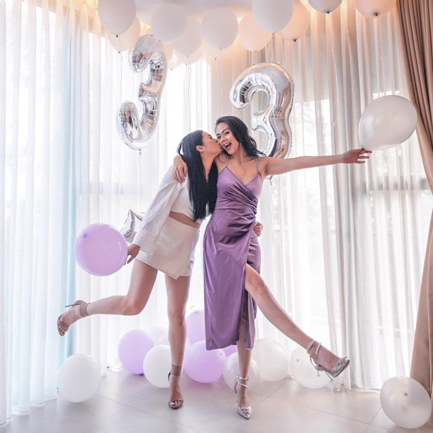 Balon din Folie Metalizata, Figurina Cifra, Tema Aniversare 40 cm, Ambalaj Individual, Pai inclus, Umflare cu Aer sau Heliu, Argintiu, Cifra 3