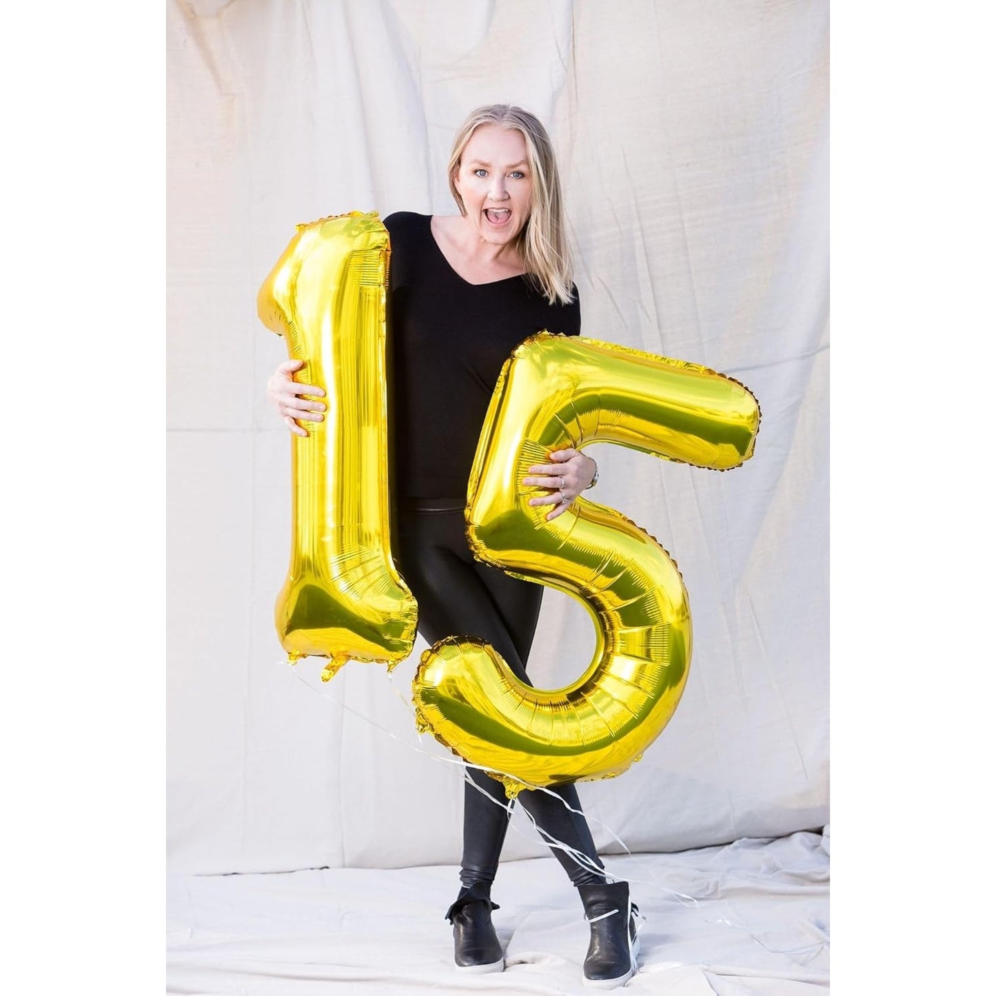 Balon din Folie Metalizata, Figurina Cifra, Tema Aniversare 40 cm, Ambalaj Individual, Pai inclus, Umflare cu Aer sau Heliu, Auriu, Cifra 5