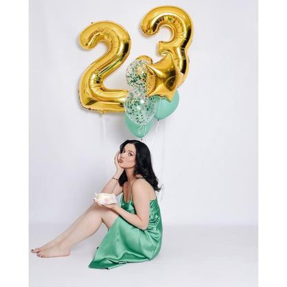Balon din Folie Metalizata, Figurina Cifra, Tema Aniversare 80 cm, Ambalaj Individual, Pai inclus, Umflare cu Aer sau Heliu, Auriu, Cifra 3