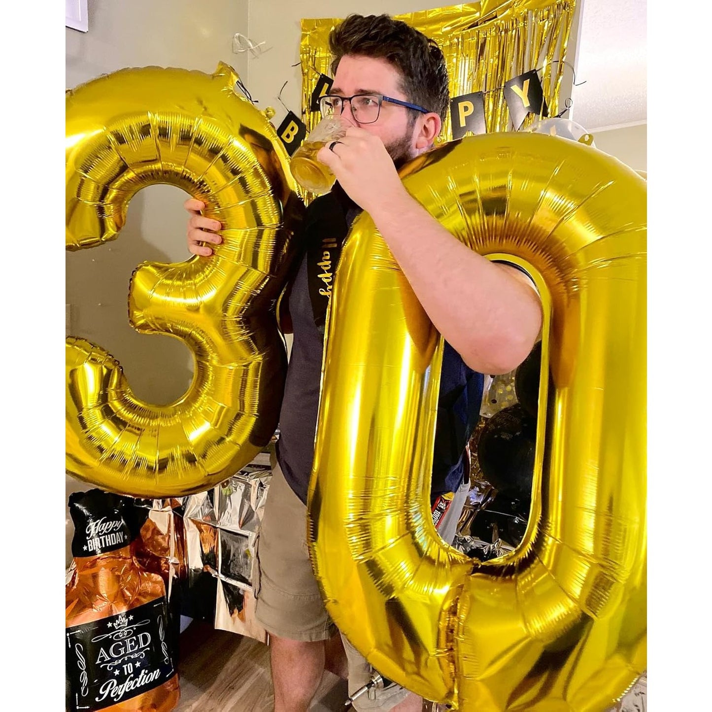 Balon din Folie Metalizata, Figurina Cifra, Tema Aniversare 80 cm, Ambalaj Individual, Pai inclus, Umflare cu Aer sau Heliu, Auriu, Cifra 3
