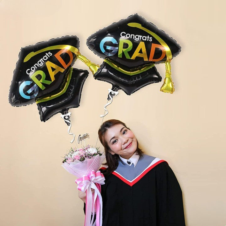 Balon din Folie Metalizata, Figurina, Model Toca Congrats Grad, Tematica Absolvire, 66x66 cm, Ambalaj Individual, Pai Inclus, Umflare cu Aer sau Heliu, Negru