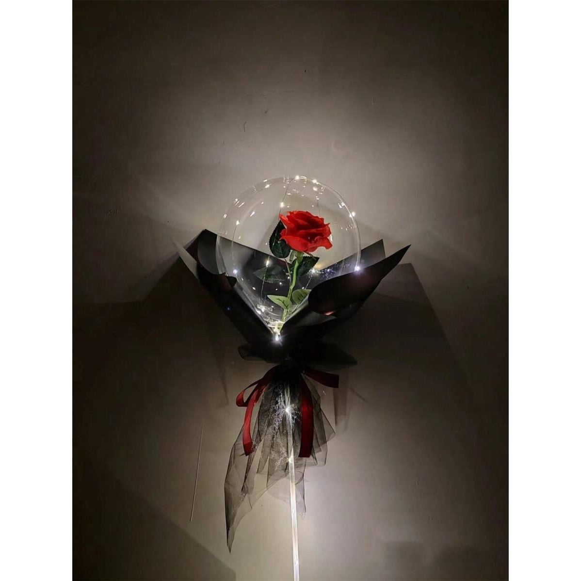 Trandafir in Balon LED cu Lumini, Tip Buchet, Diametru 35 cm, Rosu