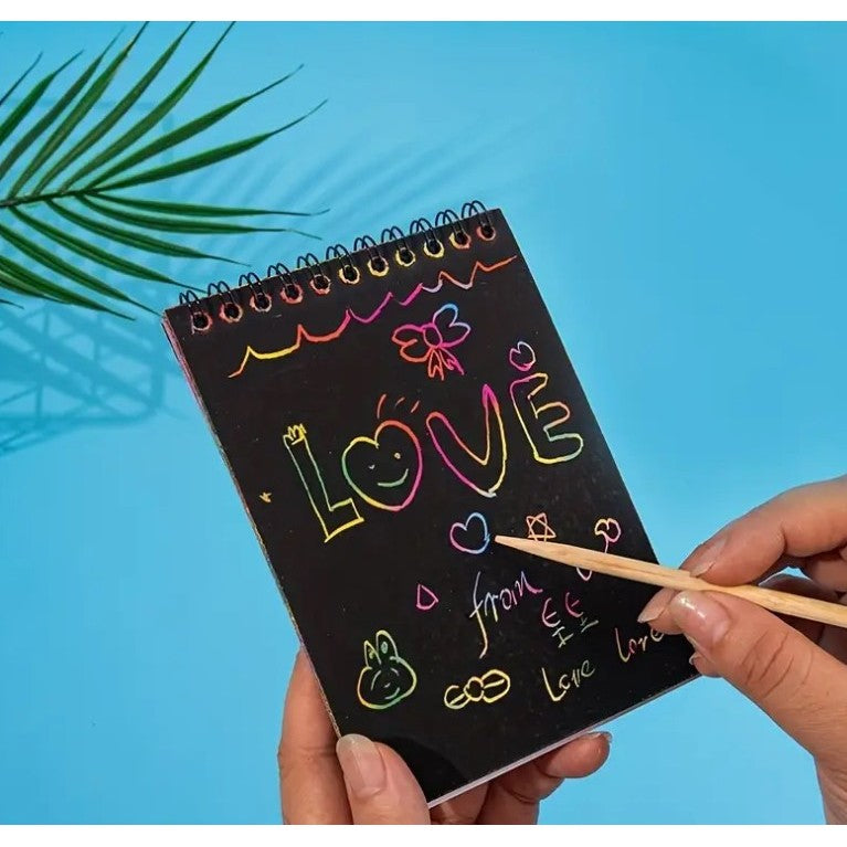 Caiet cu fise razuibile, DIY Magic Scratch, 12 File, Curcubeu, Creion din Lemn, Cartonase negre, Verde Deschis, 14.2 x 9.8 cm