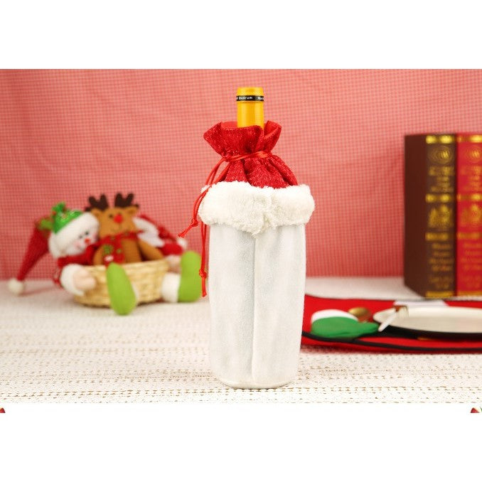 Saculet de Craciun pentru Sticla de Bautura, Model Mos Craciun Accesorizat, Tematica Petrecere de Craciun, Marime Universala, 13x28 cm, Rosu