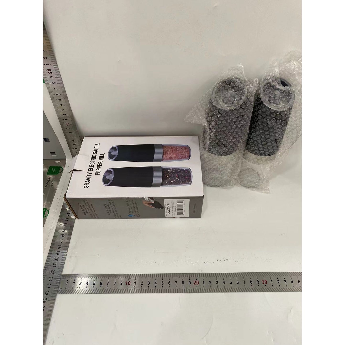 Set de 2 Rasnite electrice de Sare si Piper, cu Camere Depozitare Transparente, Macinare, Functionare pe Baterii, cu Lumina, ABS, 20x6.5 cm, Negru/Transparent