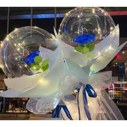 Buchet Decorativ, Trandafir in Balon cu Lumini Led, Diametru 35 cm, 2 x Baterii AA (neincluse), Albastru/Alb