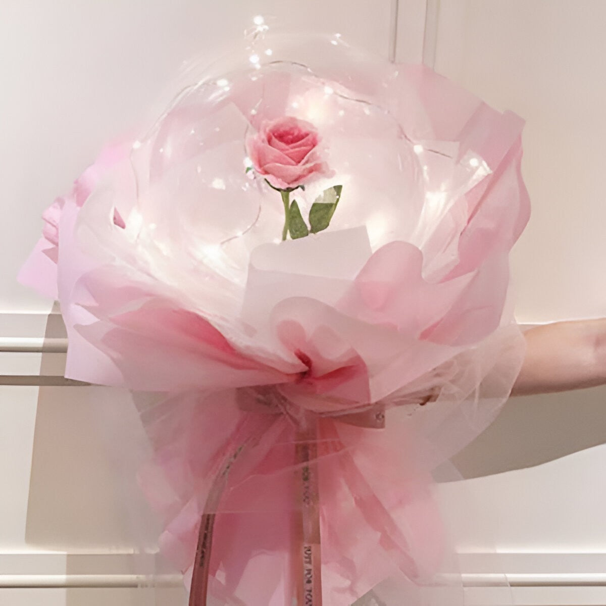 Trandafir in Balon LED cu Lumini, Tip Buchet, Diametru 35 cm, Roz