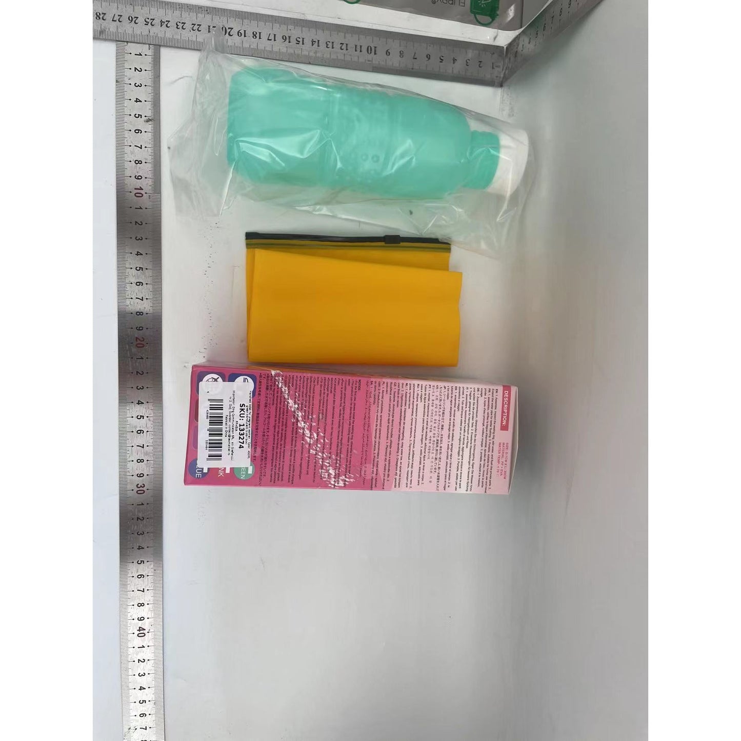 Bideu Portabil pentru Igiena Intima, pentru Postpartum/ Postoperator, 450 mL, cu Capac si Husa Galbena, 29.5x7 cm, Culoare Recipient Verde