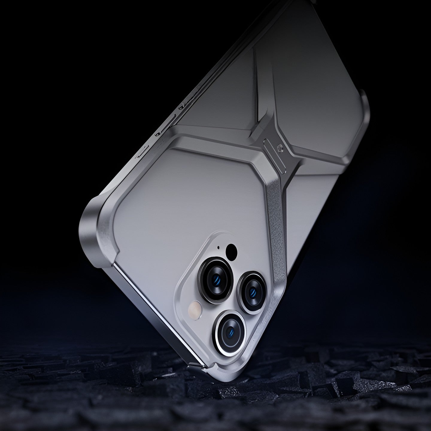Husa Armor X Compatibila cu iPhone 15, Aliaj de Aluminiu, Antisoc, Antizgarieturi, Impermeabila, Margini cu 2 Straturi, Aderent, Montare Usoara, Surubelnita Inclusa, Gri Metalizat