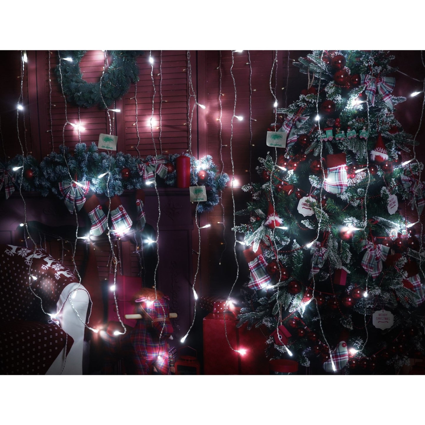 Instalatie Craciun, Tip Perdea, IP44, 2 m x 1 m, 120 LED-uri, Alb rece, 8 jocuri de lumini, Transformator, Interconectabila, Prelungitor 3 m inclus, Fir transparent, Interior/ Exterior