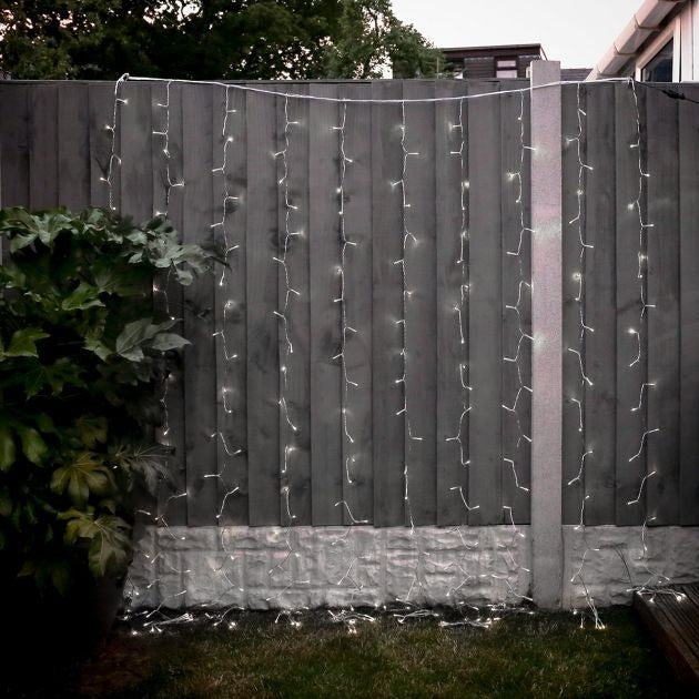 Instalatie Craciun, Tip Perdea, IP44, 2 m x 2 m, 240 LED-uri, Alb rece, 8 jocuri de lumini, Transformator cu telecomanda, Interconectabila, Prelungitor 3 m inclus, Fir transparent, Interior/ Exterior