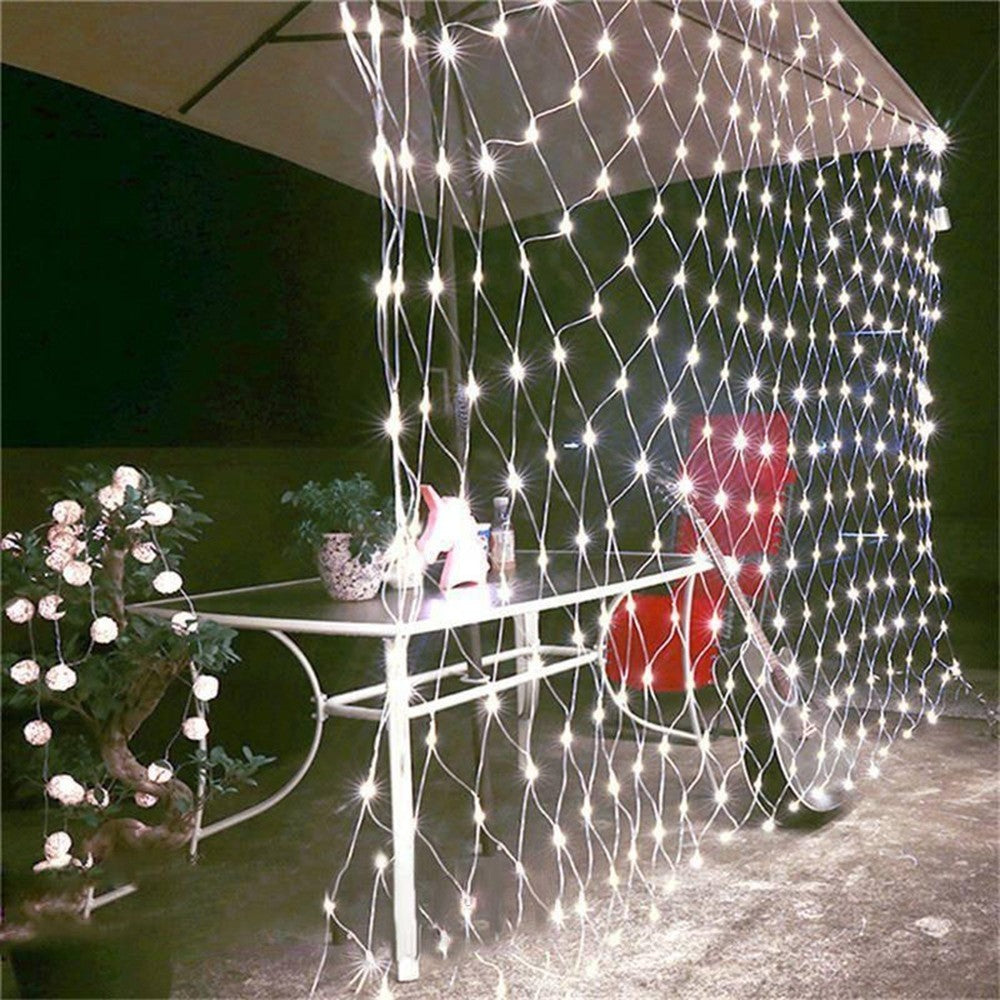 Instalatie Craciun, Tip Plasa, 10 m x 2 m, 800 LED-uri, Alb rece, 8 jocuri de lumini, Transformator, Interconectabila, Prelungitor 5 m inclus, Fir transparent