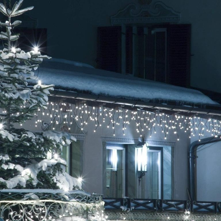 Instalatie Craciun Turturi, IP44, 5 m, 143 Led-uri ,Perdea Franjurata, Alb rece, 8 jocuri de lumini, Transformator 31 V, Putere 9 W, Interconectabila, Interior/Exterior, Prelungitor 3 m inclus, Fir Transparent