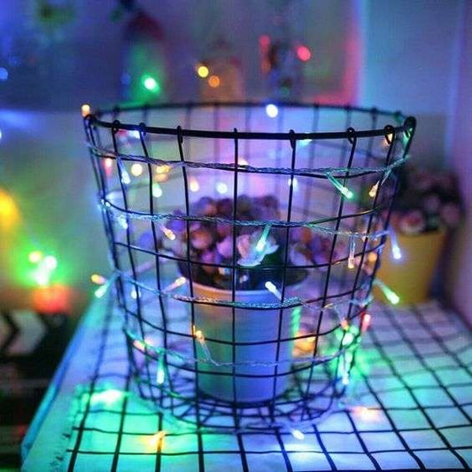 Instalatie de Craciun, Liniara, 1 m, Baterii, 10 LED-uri, Multicolor, 2 Jocuri de Lumini, Fir Transparent, Interior/Exterior
