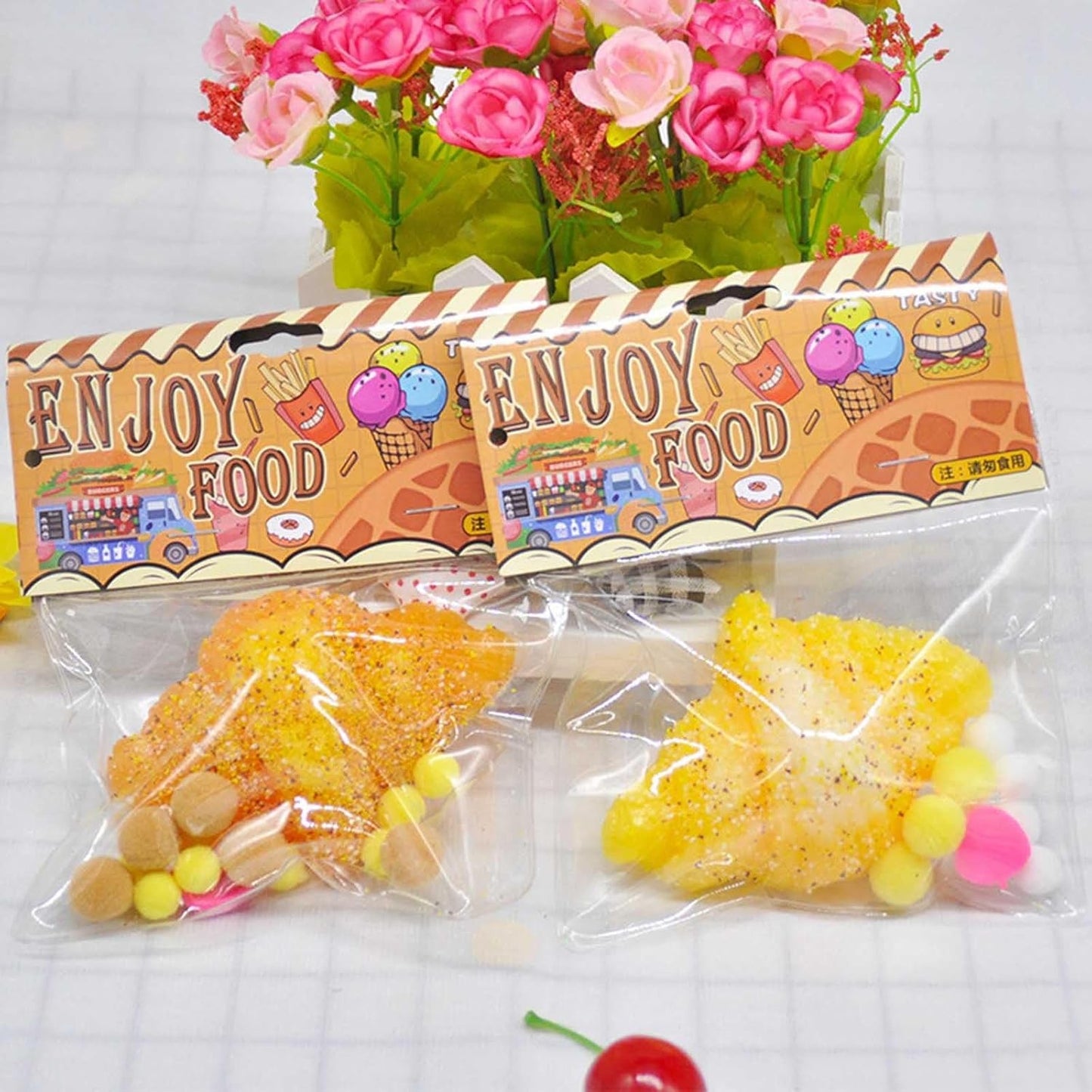 Jucarie Antistres Squishy, cu Revenire Lenta, Model Croissant, 10x8 cm, 90g, Ambalaj Transparent, Maro