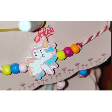 Martisor Bratara Multicolora pentru Copii Random, Snur Alb Rosu, Pandantive din Lemn, Colorate, Modele pentru Copii cu Specific Martisor