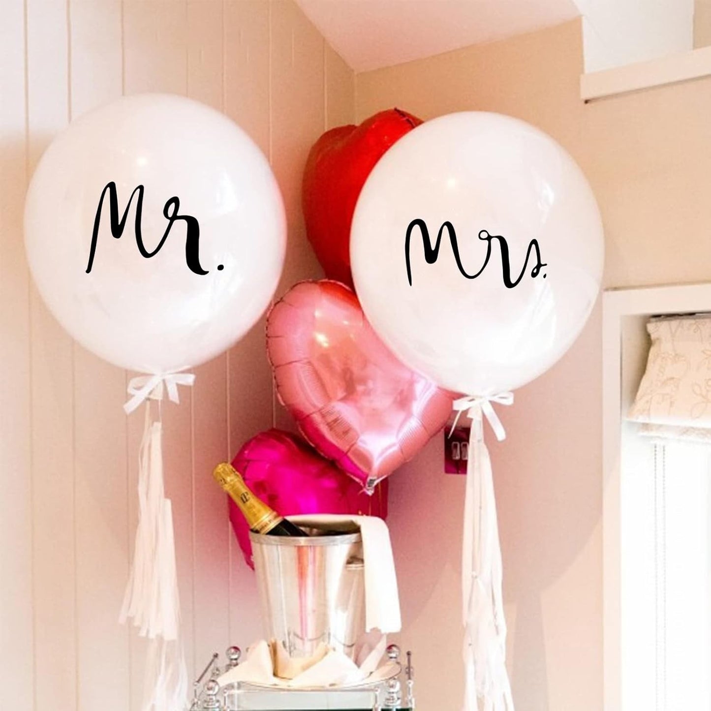 Set 2 Baloane din Latex, Tip Jumbo, Model Mr si Mrs, Tema Nunta, 45 cm, Alb