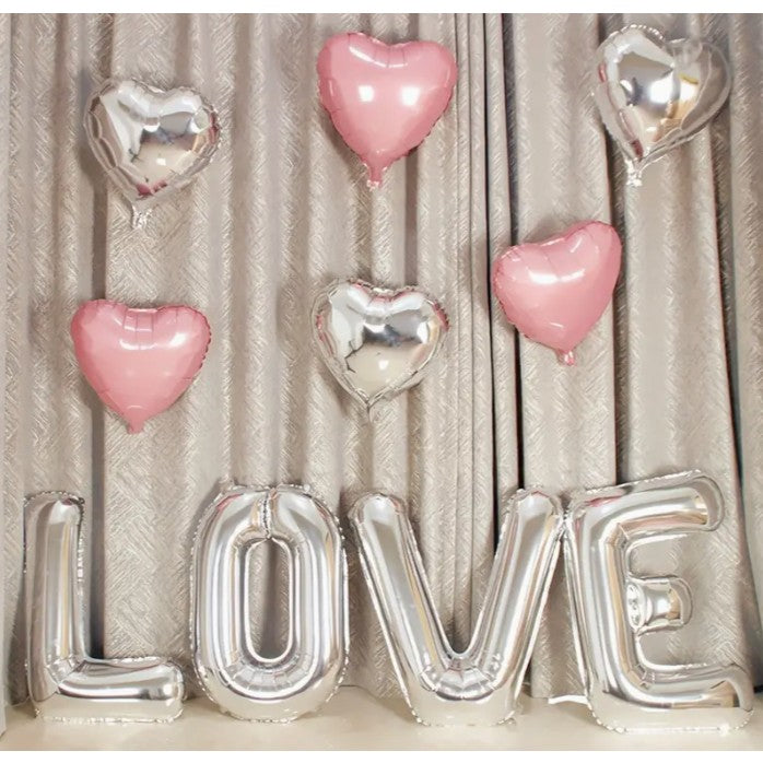 Set 4 Baloane din Folie Metalizata, Figurine Litere, Model Scris Love, Tema Iubire, 80 cm, Ambalaj Individual, Pai Inclus, Umflare cu Aer sau Heliu, Argintiu