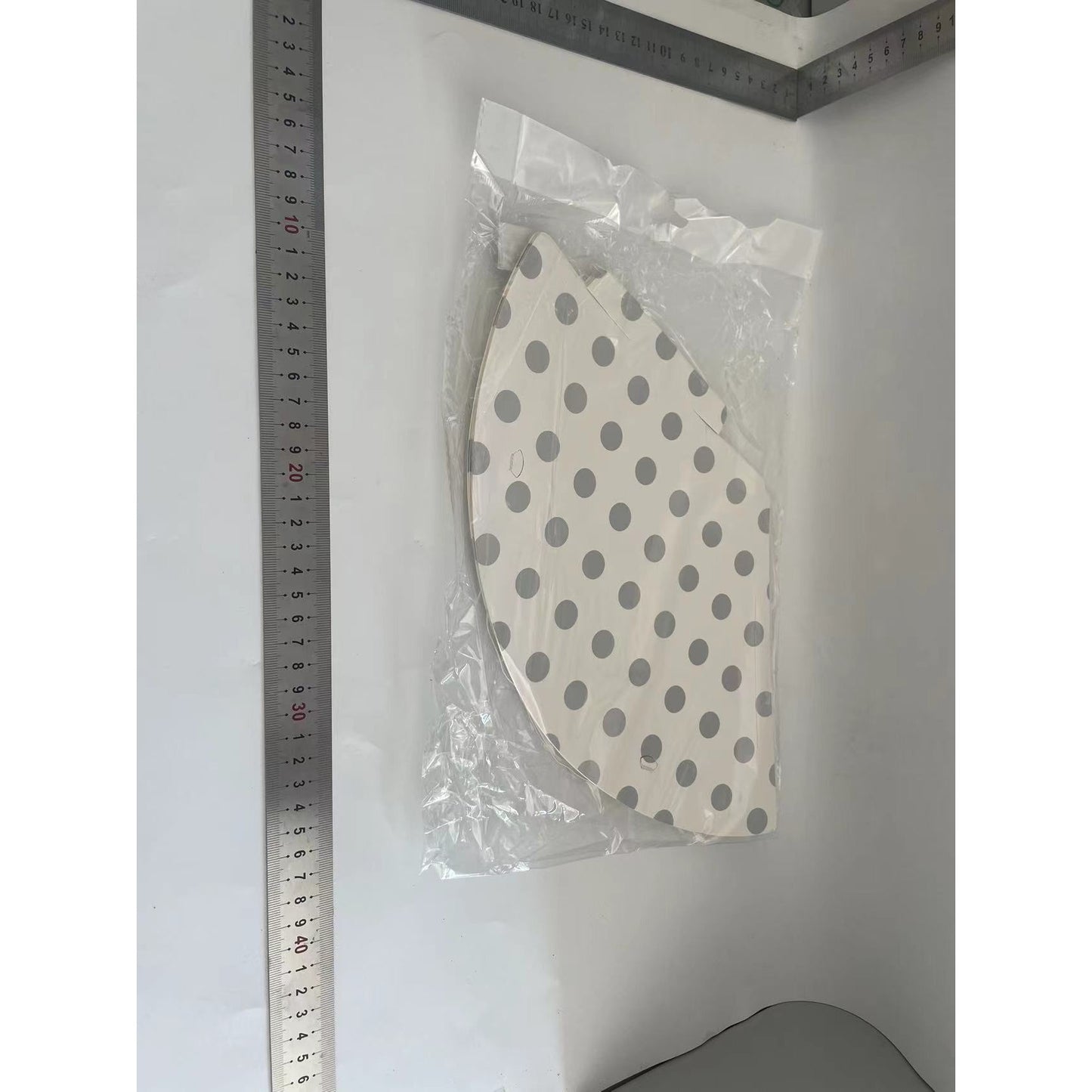 Set 6 Coifuri Metalizate, pentru Petrecere, Tematica Aniversare, Model Buline, 20 cm, Argintiu