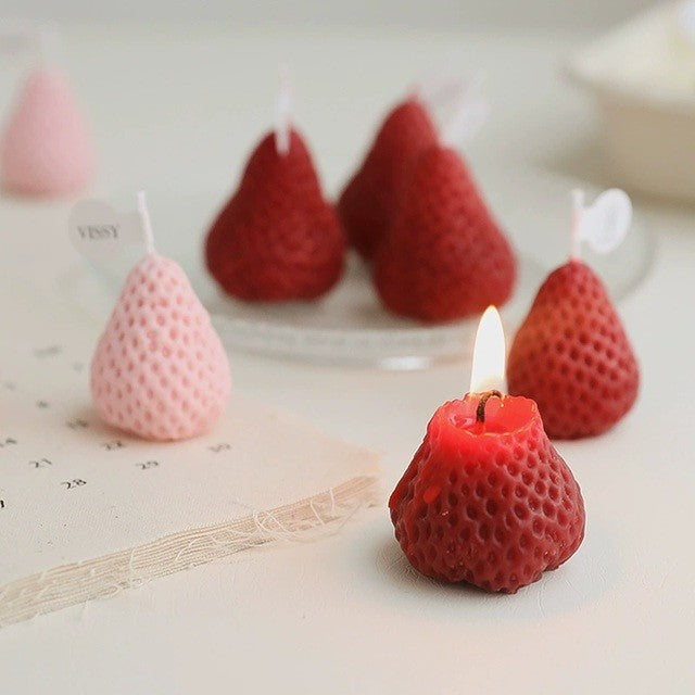 Set 6 Lumanari Parfumate, Model Capsunici, Ardere 30 min, 78g, 6.3 x 9.3 x 3.8 cm, Roz/Rosu