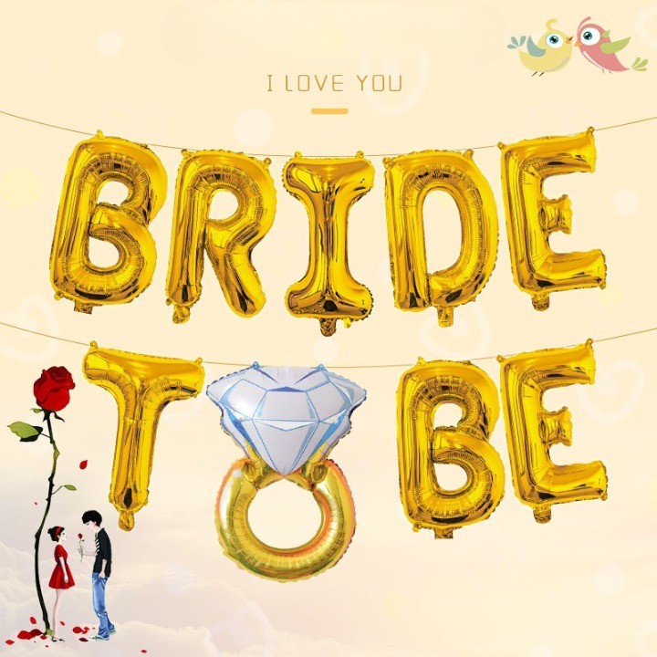 Set Baloane din Folie Metalizata, Model Bride to Be cu Inel de Logodna, Litere de 40 cm, Baloane Party, Ambalaj Individual, Pai Inclus, Umflare cu Aer sau Heliu, Auriu