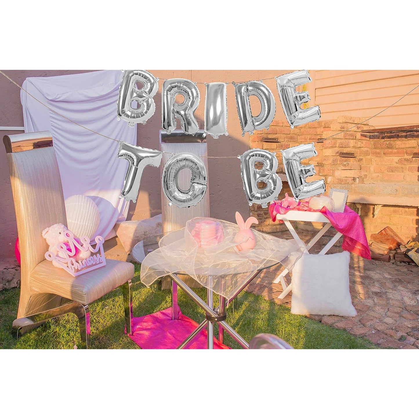 Set Baloane din Folie Metalizata, Model Bride to Be, Litere de 40 cm, Baloane Party, Ambalaj Individual, Pai Inclus, Umflare cu Aer sau Heliu, Argintiu
