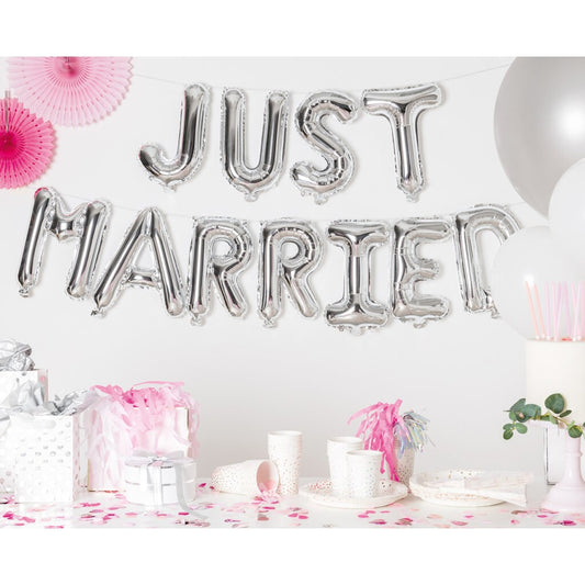 Set Baloane din Folie Metalizata, Figurine Litere, Model Just Married, Tema Nunta, 40 cm, Baloane Party, Ambalaj Individual, Pai inclus, Umflare cu Aer sau Heliu, Argintiu