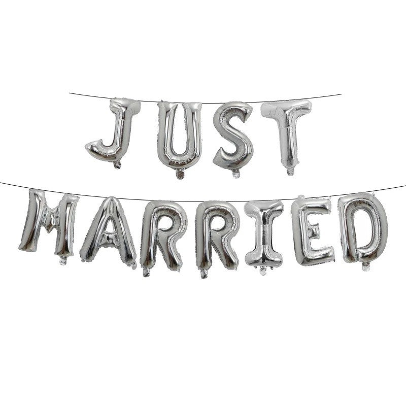 Set Baloane din Folie Metalizata, Figurine Litere, Model Just Married, Tema Nunta, 40 cm, Baloane Party, Ambalaj Individual, Pai inclus, Umflare cu Aer sau Heliu, Argintiu