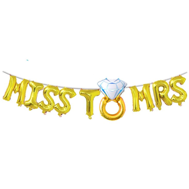 Set Baloane din Folie Metalizata, Model Miss to Mrs cu Inel de Logodna, Litere de 40 cm, Tema Iubire, Baloane Party, Ambalaj Individual, Pai Inclus, Umflare cu Aer sau Heliu, Auriu