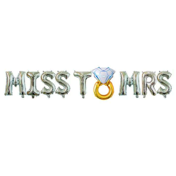 Set Baloane din Folie Metalizata, Model Miss to Mrs cu Inel de Logodna, Litere de 40 cm, Tema Iubire, Baloane Party, Ambalaj Individual, Pai Inclus, Umflare cu Aer sau Heliu, Argintiu