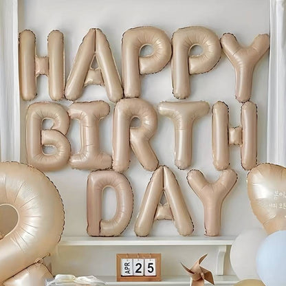 Set 25 de Baloane din Folie Metalizata si Latex, Figurine 2 Stele, 4 Baloane Confetti, 13 Litere, 6 Latex, Model Happy Birthday, Tema Aniversare, 40 cm, Ambalaj Individual, Pai Inclus, Umflare cu Aer sau Heliu, Bej