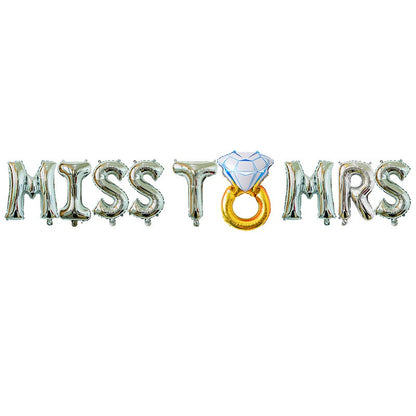 Set Baloane din Folie Metalizata, Model Miss to Mrs cu Inel de Logodna, Litere de 40 cm, Tema Iubire, Baloane Party, Ambalaj Individual, Pai Inclus, Umflare cu Aer sau Heliu, Argintiu