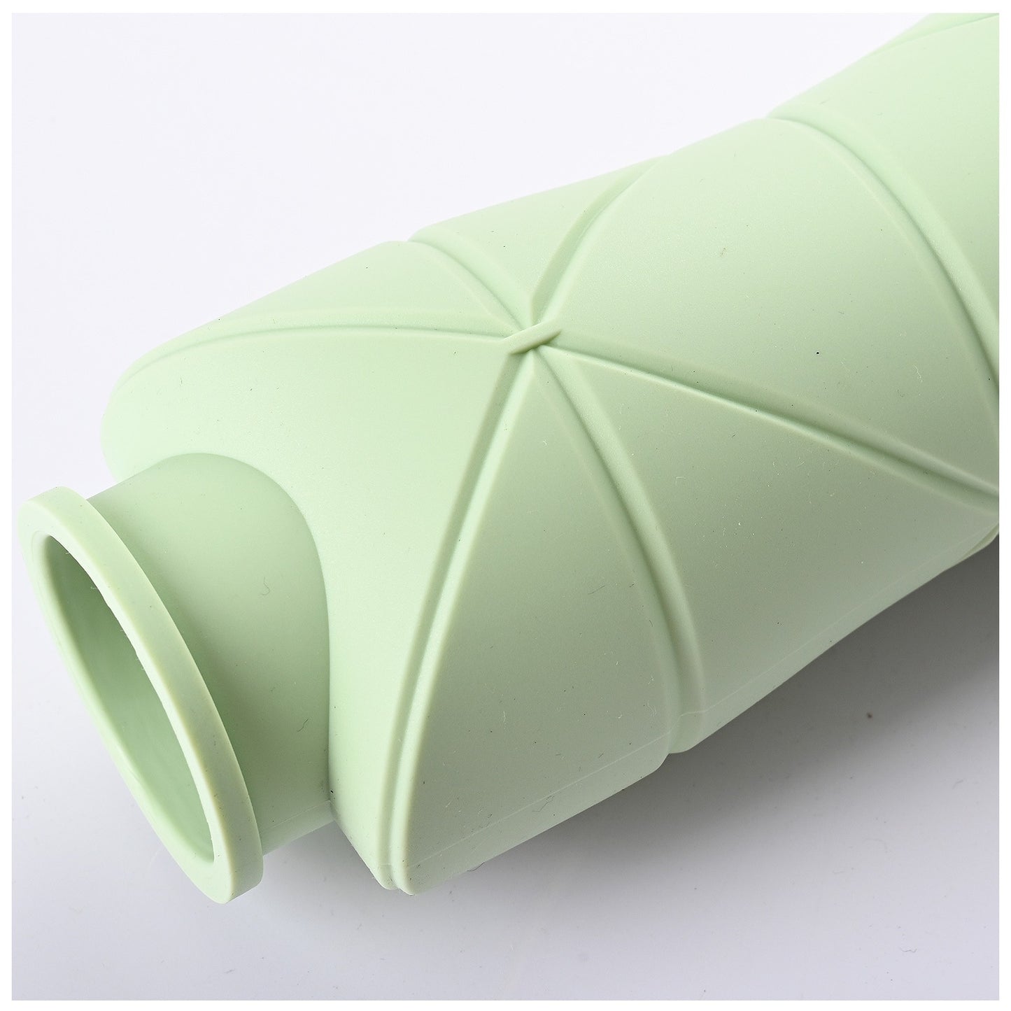 Sticla de apa pliabila, din silicon,reutilizabila, rezistenta la temepreturi ridiate, usor de depozitat si carat, 22 x 7.8 cm, 600 ml, verde